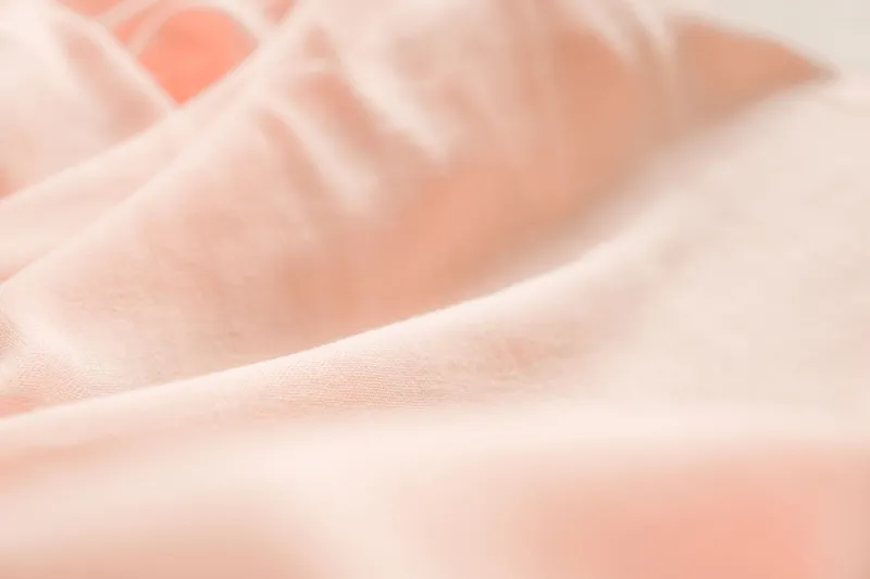 Portrait d'une fibre libre : le lin à travers les saisons, les lavages et les années